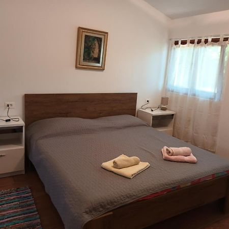 Apartman Susnjic Πόρετς Εξωτερικό φωτογραφία