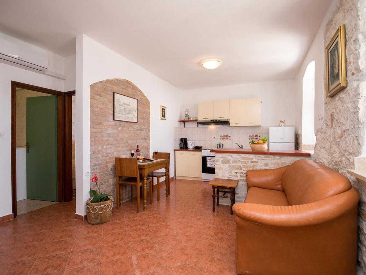 Apartman Susnjic Πόρετς Εξωτερικό φωτογραφία