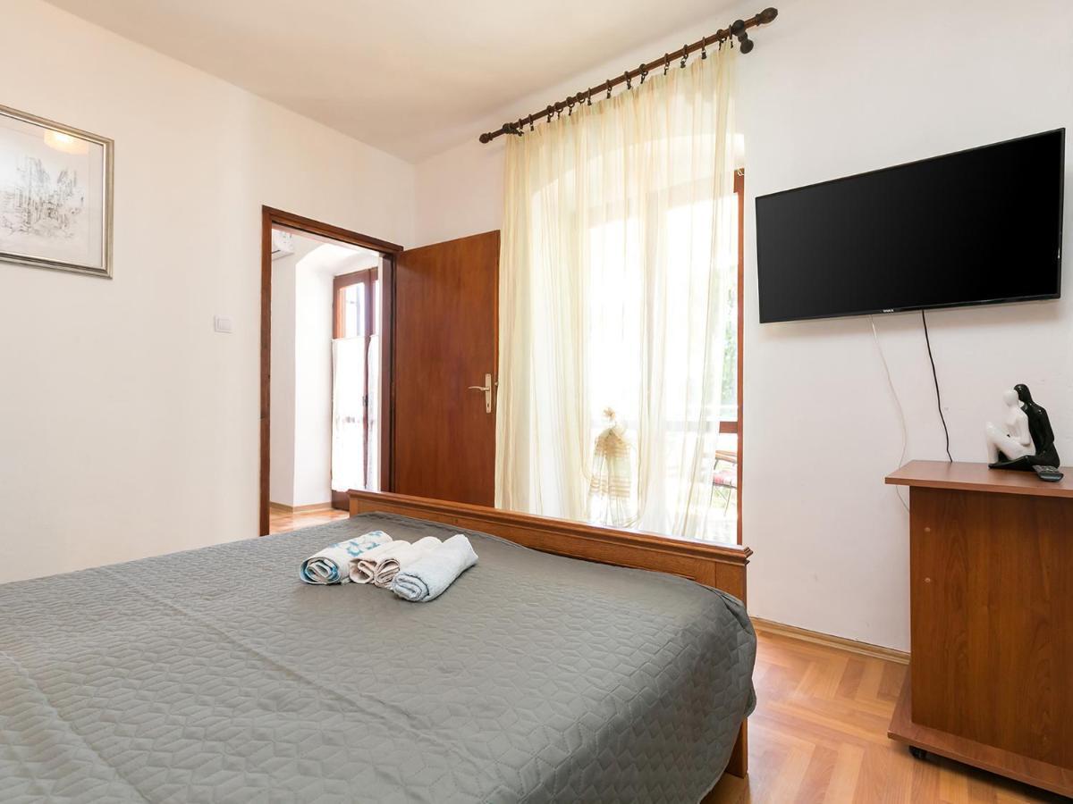 Apartman Susnjic Πόρετς Εξωτερικό φωτογραφία