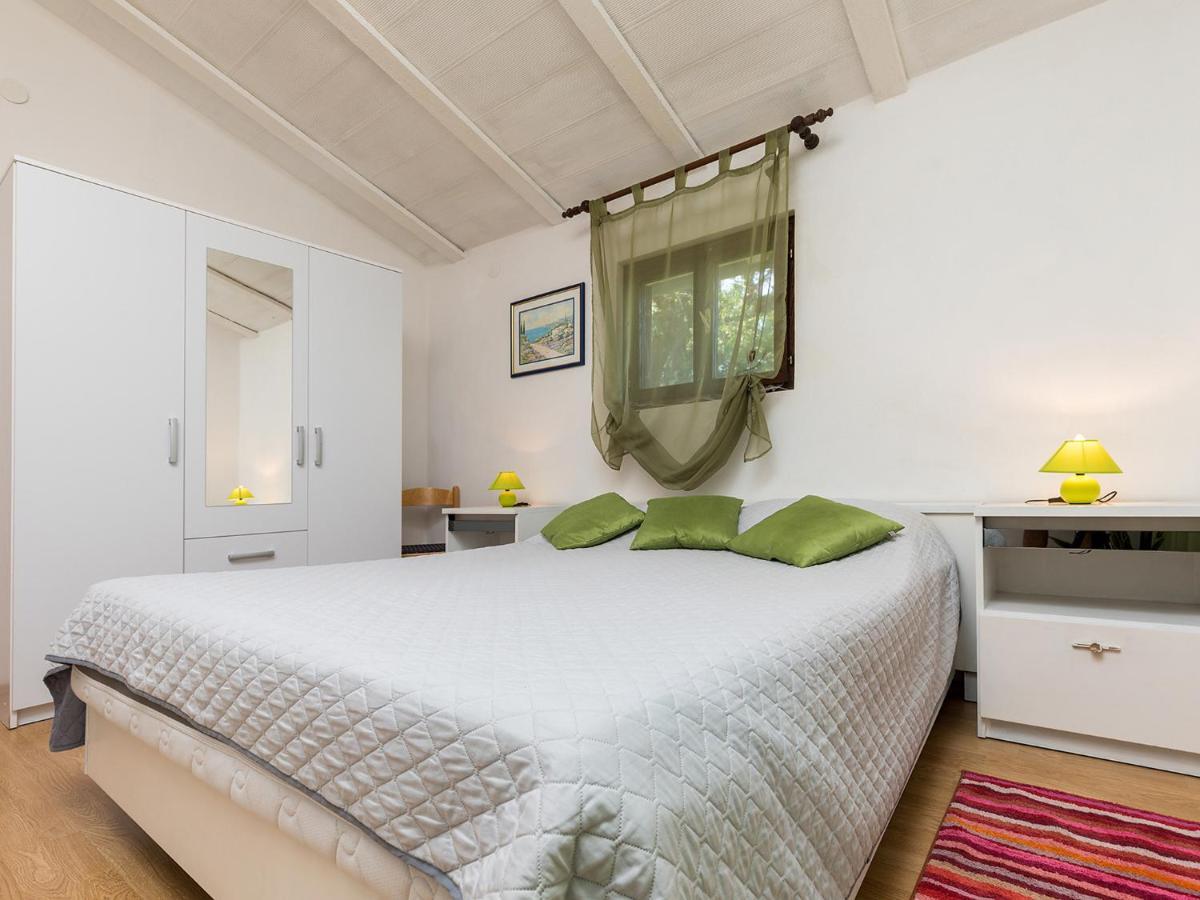 Apartman Susnjic Πόρετς Εξωτερικό φωτογραφία