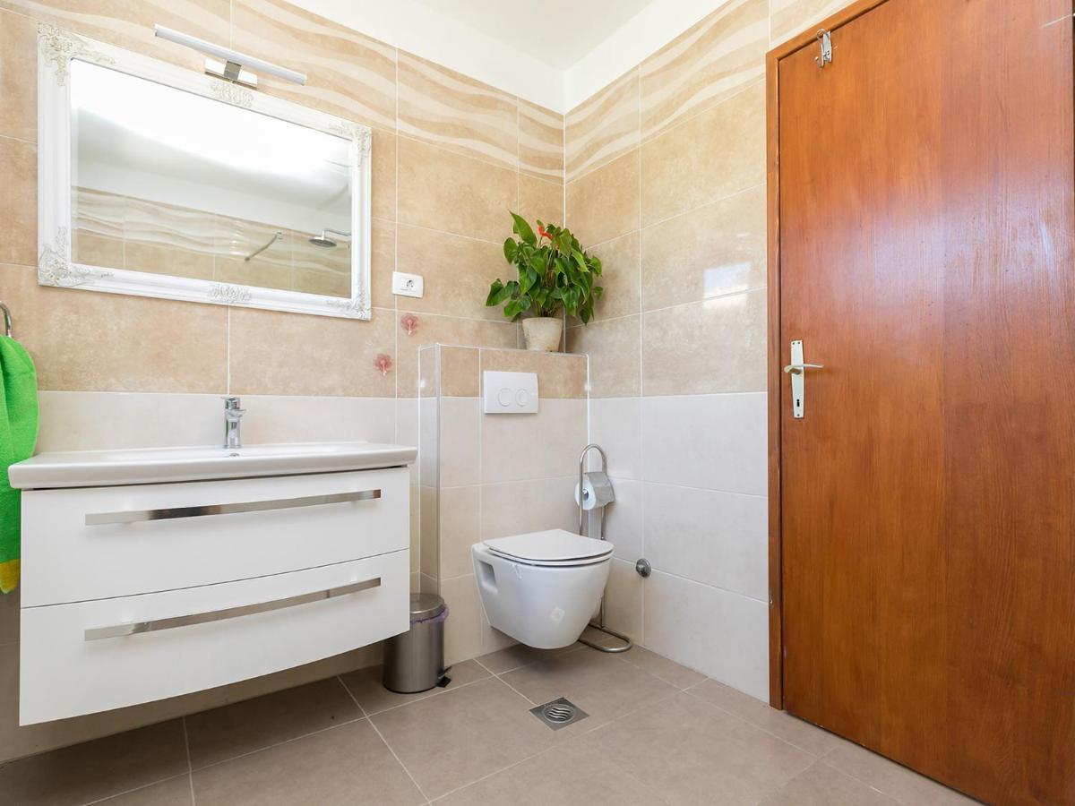 Apartman Susnjic Πόρετς Εξωτερικό φωτογραφία