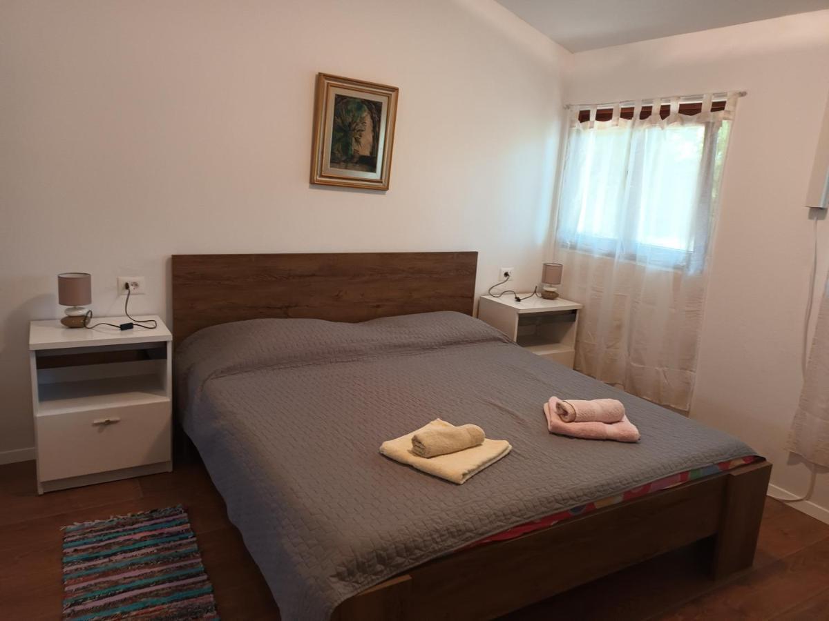 Apartman Susnjic Πόρετς Εξωτερικό φωτογραφία