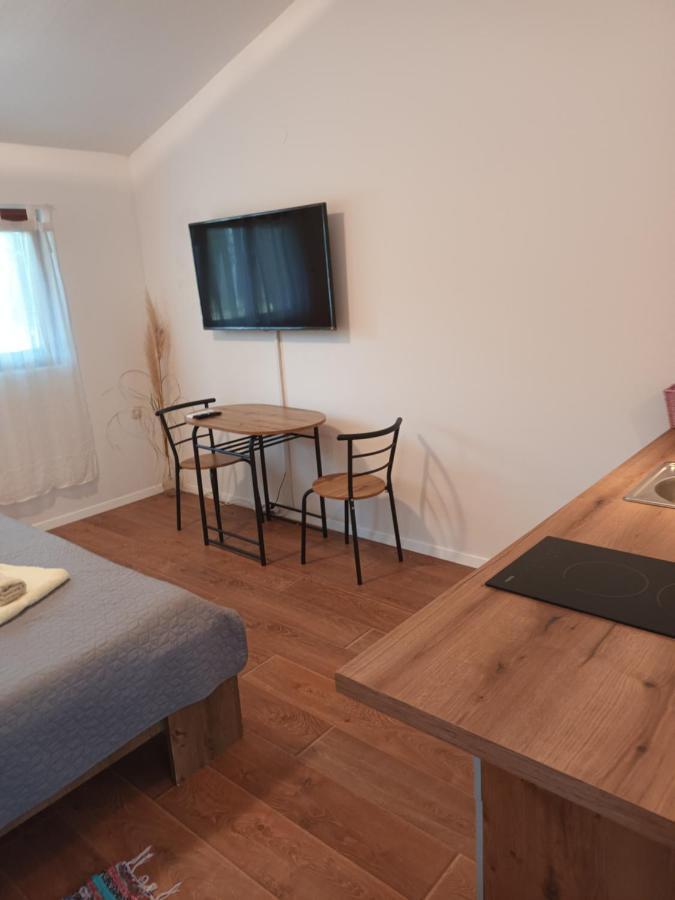Apartman Susnjic Πόρετς Εξωτερικό φωτογραφία